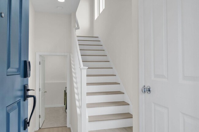Foto del edificio - Gorgeous remodeled 3 bedroom, 3 full bathroom home for rent!