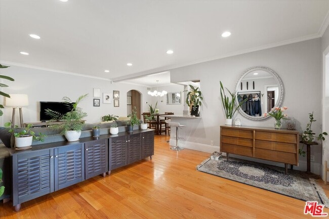 Building Photo - 14934 Dickens St