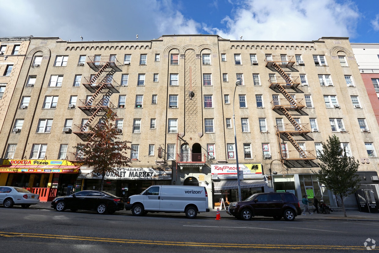 Building Photo - 4455 Broadway
