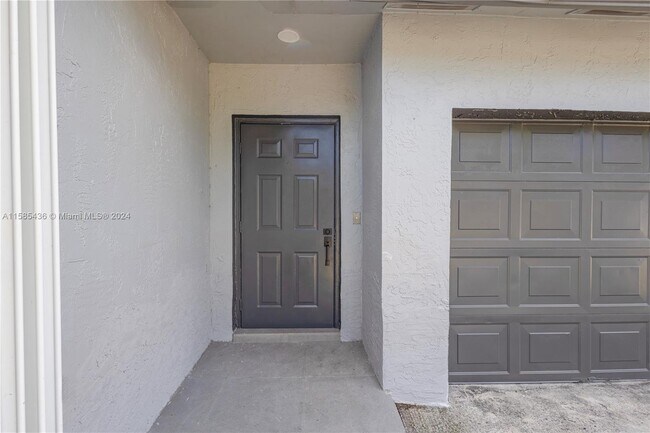 Foto del edificio - 10900 NW 28th St