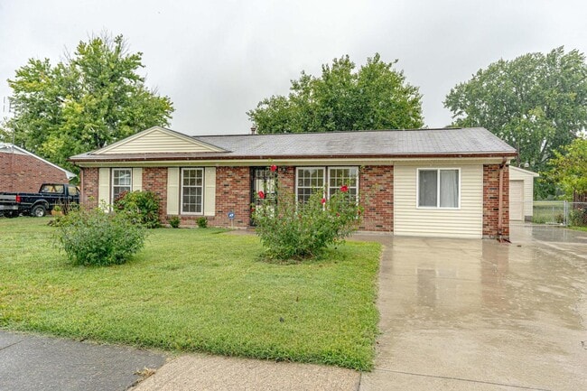 Building Photo - 9602 Shoshone way