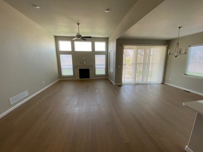 Foto del edificio - 6526 Miro Ln