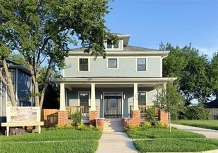 Building Photo - 4510 Sycamore St