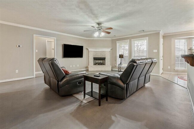 Foto del edificio - 1517 Hunter Creek Dr