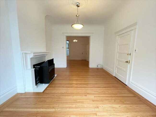 Building Photo - 2 bedroom in San Francisco CA 94110