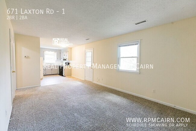 Building Photo - 2 Bed, 2 Bath -- private back deck
