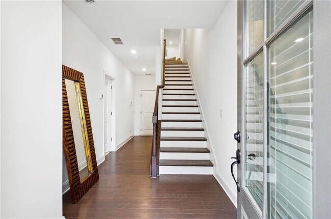 Foto del edificio - 2632 Caruso Wy