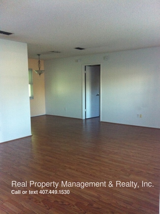 Foto del edificio - 3025 Dikewood Ct
