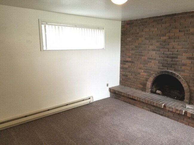 Building Photo - 311 S Cherry Hill Dr