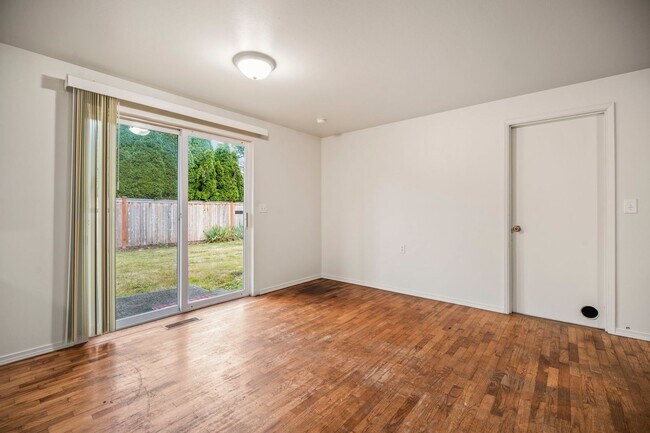 Building Photo - Lynnwood Rambler