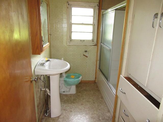 Building Photo - 209 Brookside Dr
