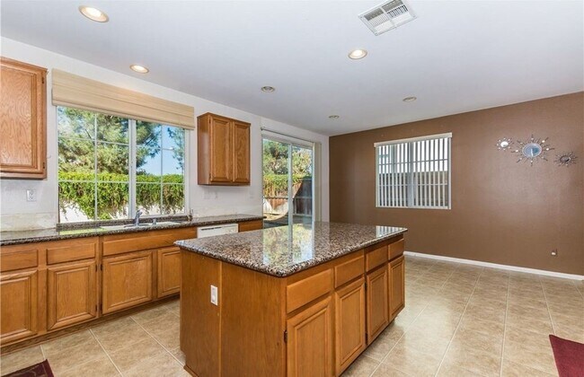 Foto del edificio - Beautiful, 4BD/3BA Rancho Belago Home