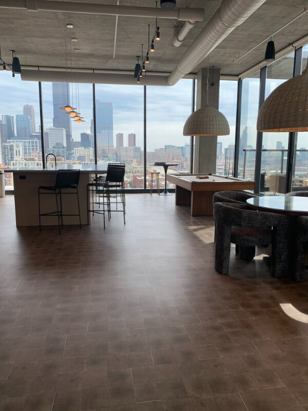 Foto del edificio - 1043 W Van Buren St