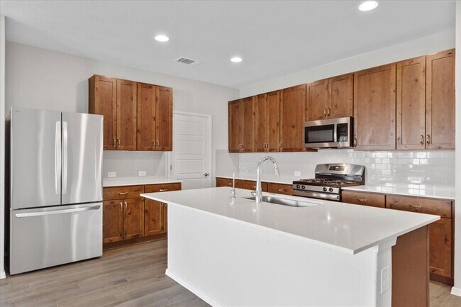 Building Photo - 261 Hortus Dr