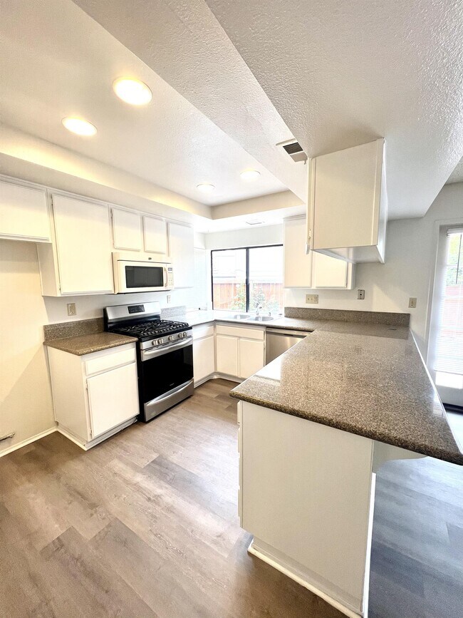 Building Photo - 13238 Creek Park Ln