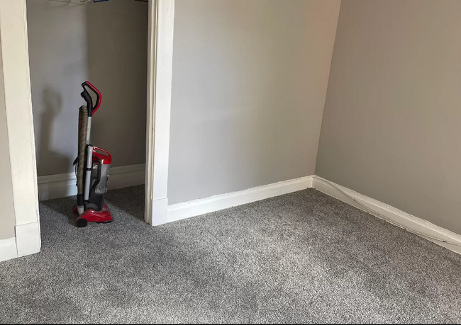 room - 334 Flora St