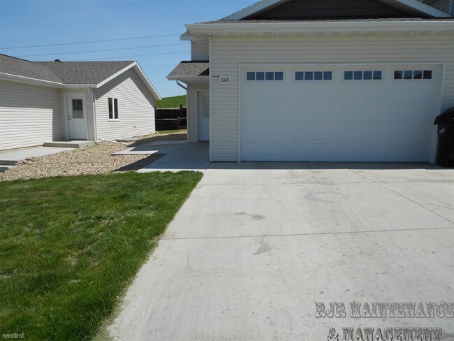 Building Photo - 1013 N 33rd St