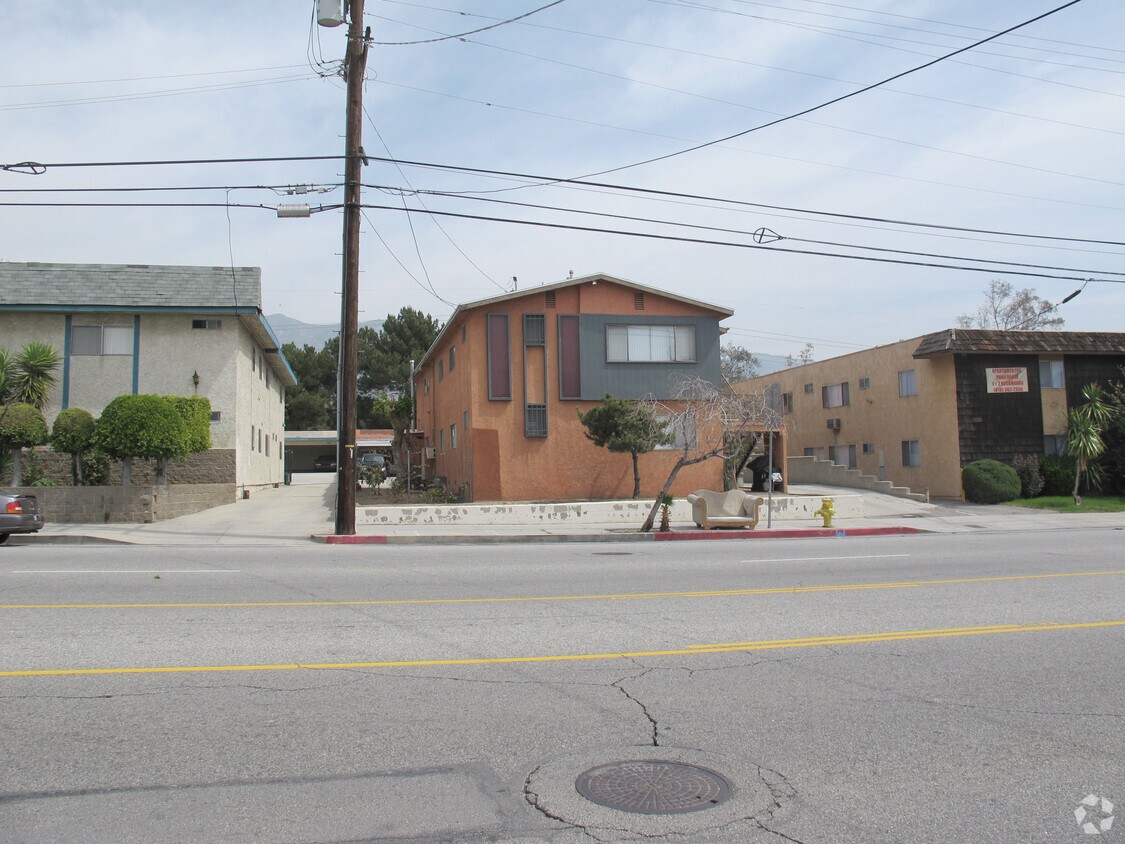 Foto del edificio - 14059 Foothill Blvd