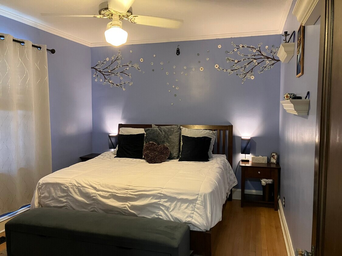 Foto principal - 1543 Suffolk Ave