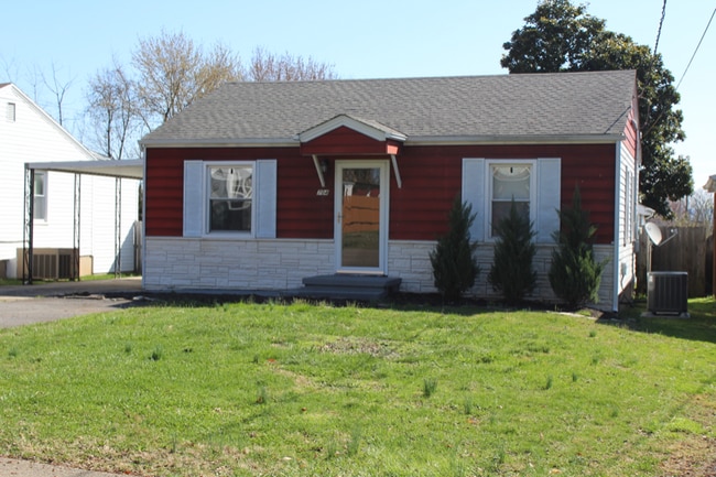 Building Photo - 704 N Barton St