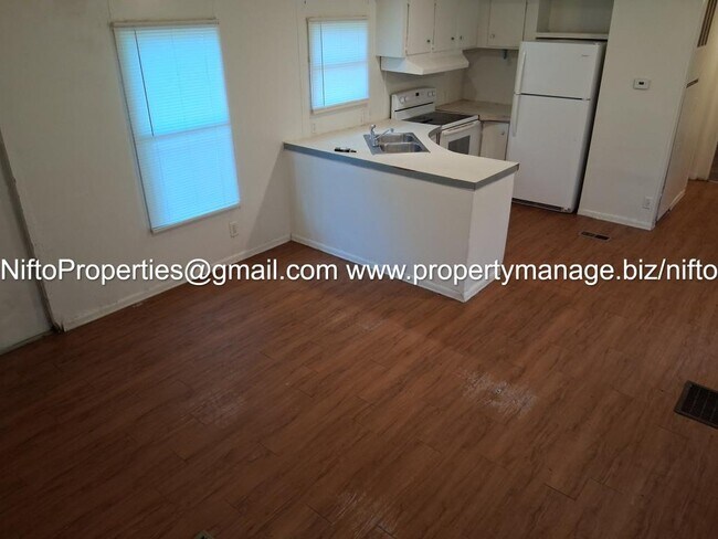 Foto del edificio - 5584 Aenon Ln