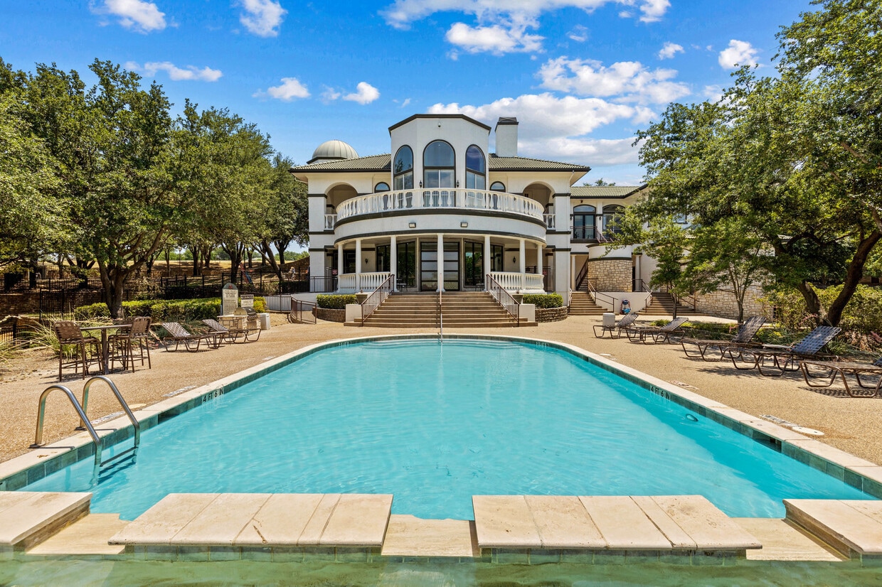 Vue 360 2825 N State Hwy 360 Grand Prairie, TX Apartments for Rent in Grand Prairie