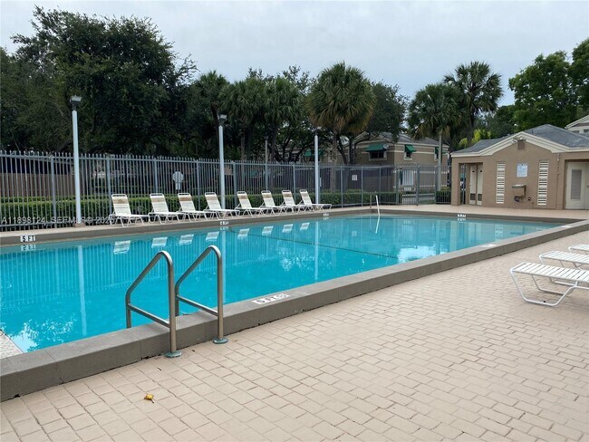 Foto del edificio - 5150 Lake Loop Rd