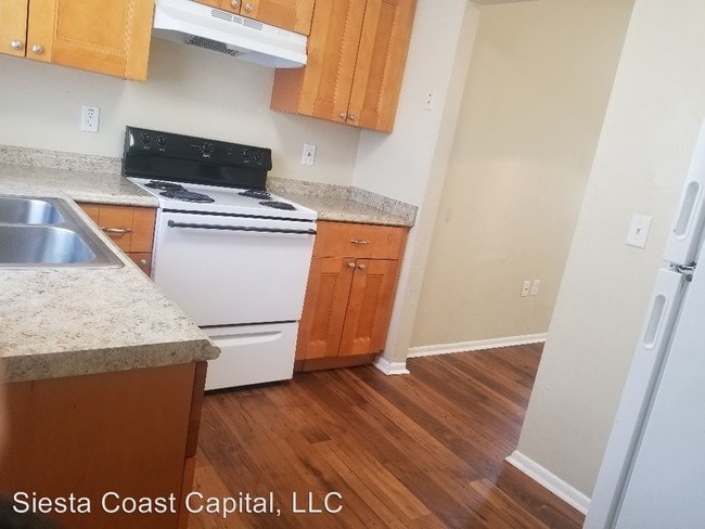 Building Photo - 2 br, 1 bath House - 6807 Porter Rd, Unit 8