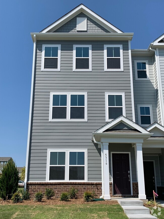 Building Photo - 5316 Daydream Dr