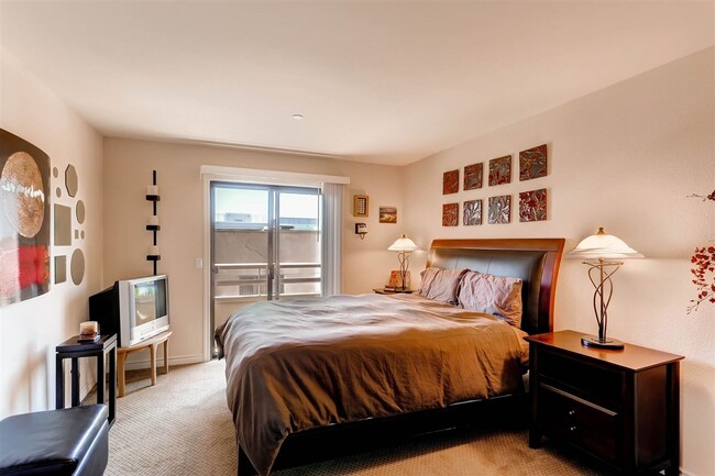 Building Photo - A Very Nice High-Quality Condo in Highly S...