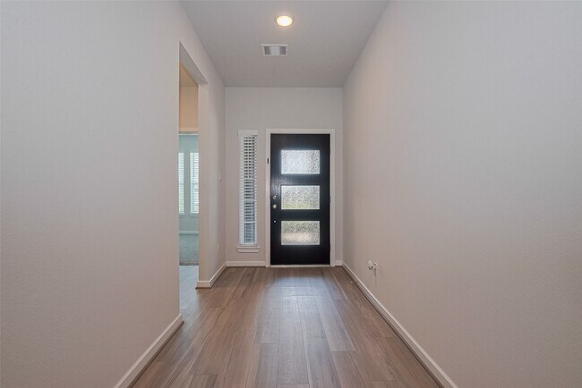 Foto del edificio - 8439 Oakland Hts Ln