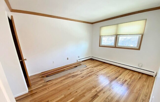 Foto del edificio - 254 N Railroad Ave
