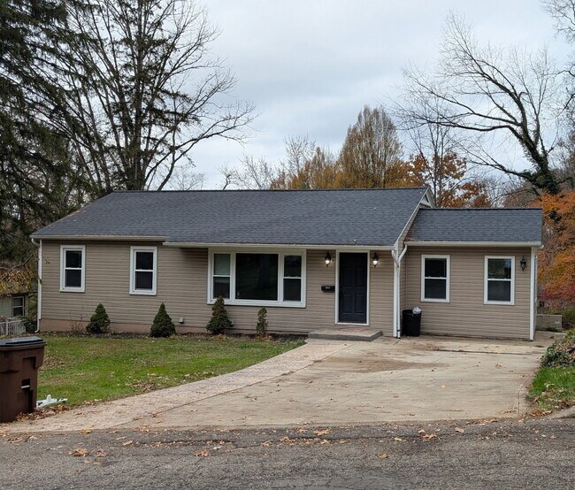 Foto del edificio - 1009 E High St