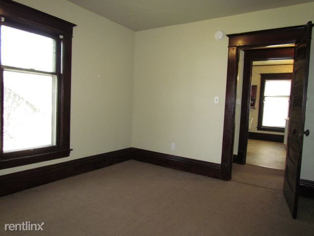 Building Photo - 347 Spencer St NE