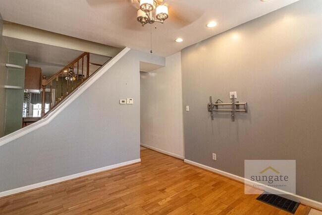 Building Photo - 3313 Mueller St