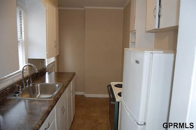 Building Photo - 4535 Nicholas St