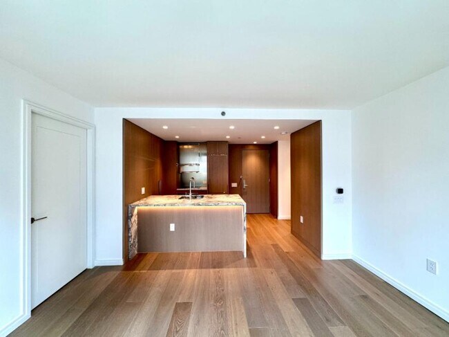 Building Photo - 2 bedroom in New York NY 10019