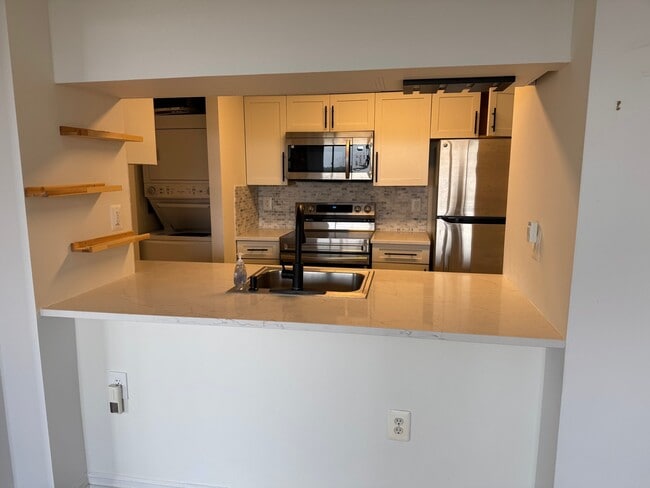 Photo - 10101 Grosvenor Pl (North Bethesda, MD) Apartment