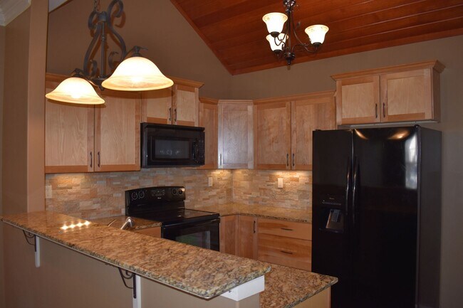 Foto del edificio - 3 Bedroom Townhouse in Broussard