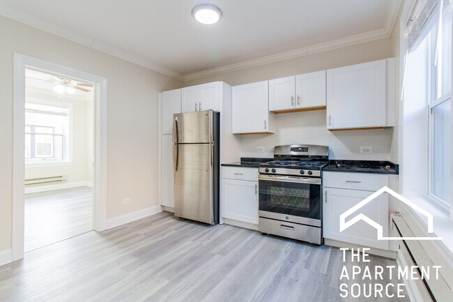 Photo - 837.5 W Cornelia Ave Apartment