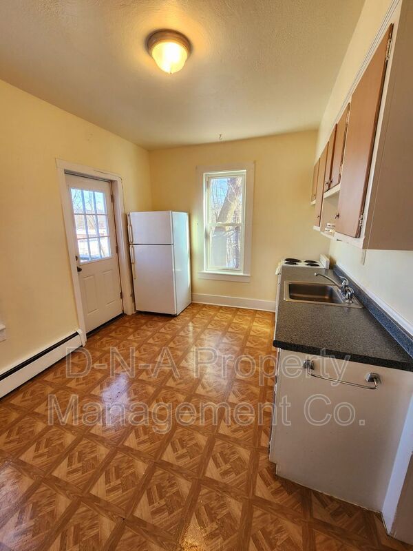 554 N 5th St Unit 1, Stroudsburg, PA 18360 Condo for Rent in Stroudsburg, PA