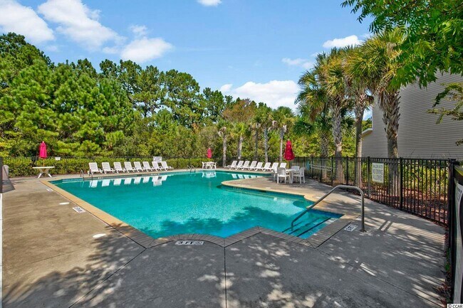 Foto del edificio - 1046 Fairway Ln