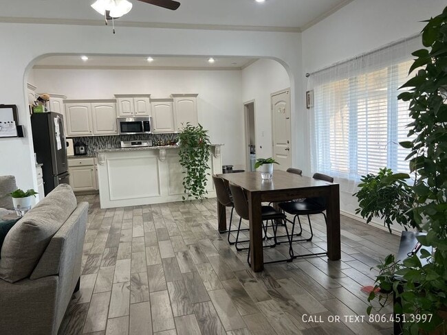 Building Photo - Beautiful 3/2 in North Point.  Pet Friendly!