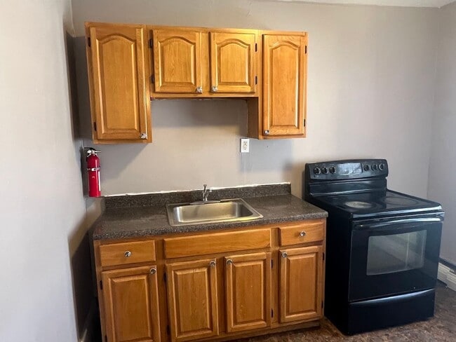 Building Photo - 1620 Perkiomen Ave