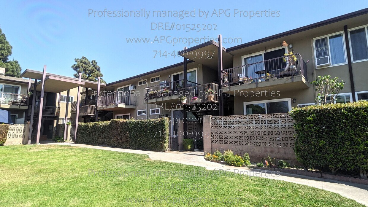Photo - 1850 W Greenleaf Ave-E