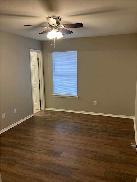 Building Photo - 1227 S Camellia Ln