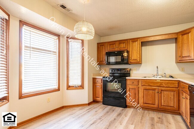 Foto del edificio - 1416/1418 Lakehurst Dr.