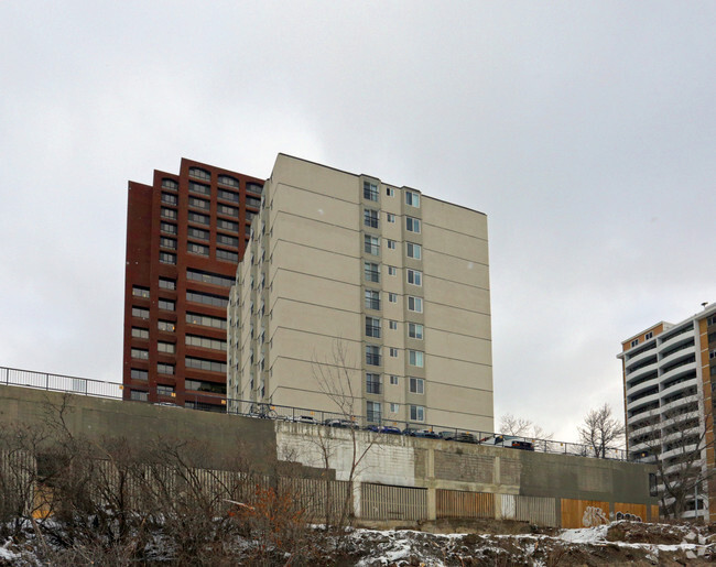 Building Photo - The Residence