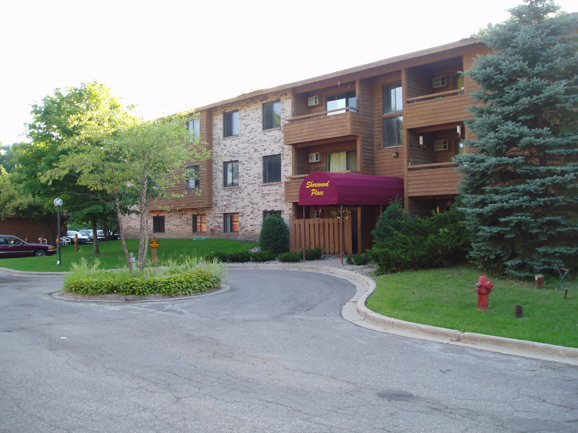 Foto principal - Shorewood Place Apartments