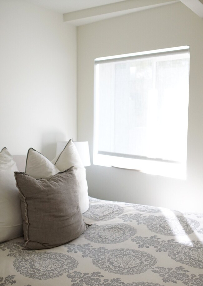 Building Photo - 2001 E Mabel St